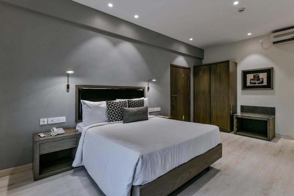 Sun-N-Sand Suites, Shirdi Eksteriør bilde